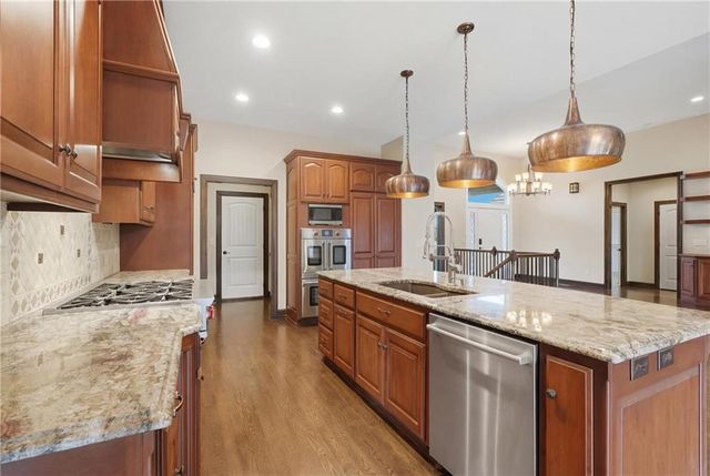 6205 NW Saddle Club Court, Kansas City, MO 64152