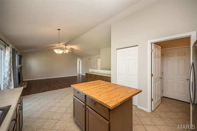 5 Thoroughbred Drive, Wright City, MO 63390