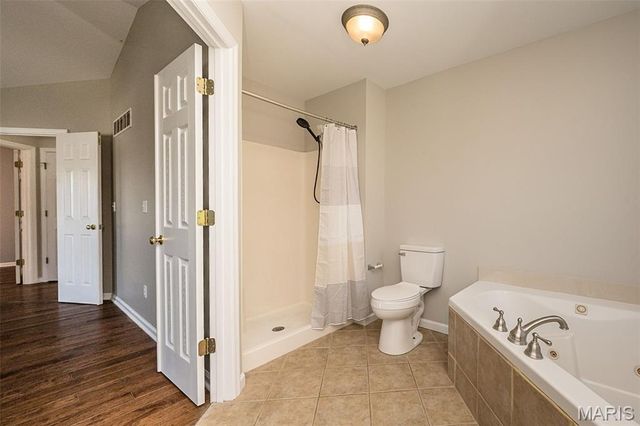5 Thoroughbred Drive, Wright City, MO 63390