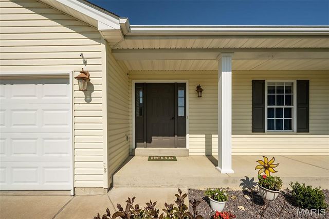 5 Thoroughbred Drive, Wright City, MO 63390