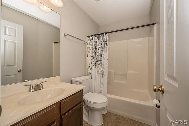 5 Thoroughbred Drive, Wright City, MO 63390