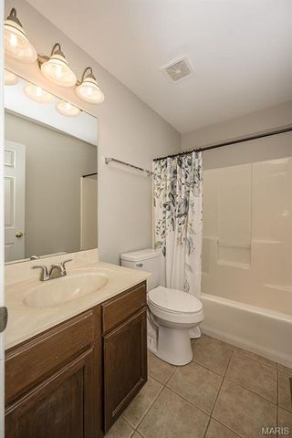 5 Thoroughbred Drive, Wright City, MO 63390