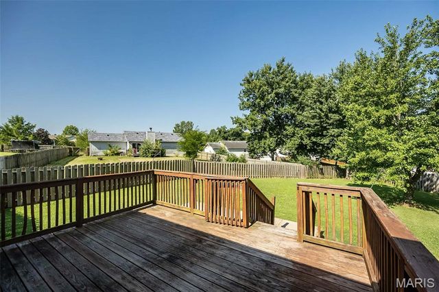 5 Thoroughbred Drive, Wright City, MO 63390