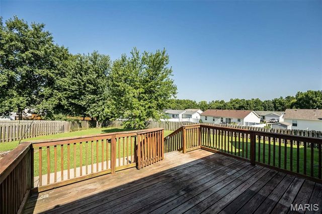 5 Thoroughbred Drive, Wright City, MO 63390