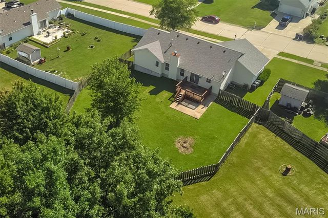5 Thoroughbred Drive, Wright City, MO 63390