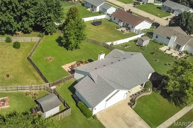 5 Thoroughbred Drive, Wright City, MO 63390