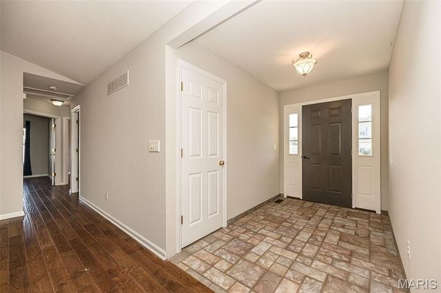 5 Thoroughbred Drive, Wright City, MO 63390