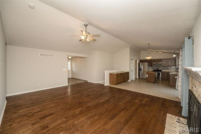 5 Thoroughbred Drive, Wright City, MO 63390