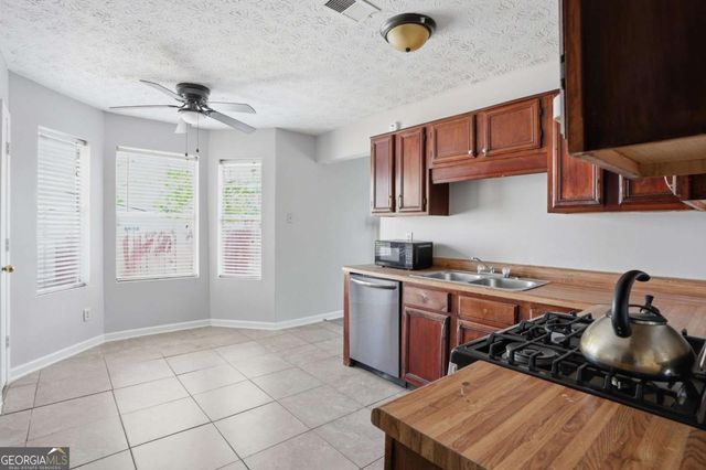 5420 Forest Downs Circle, College Park, GA 30349