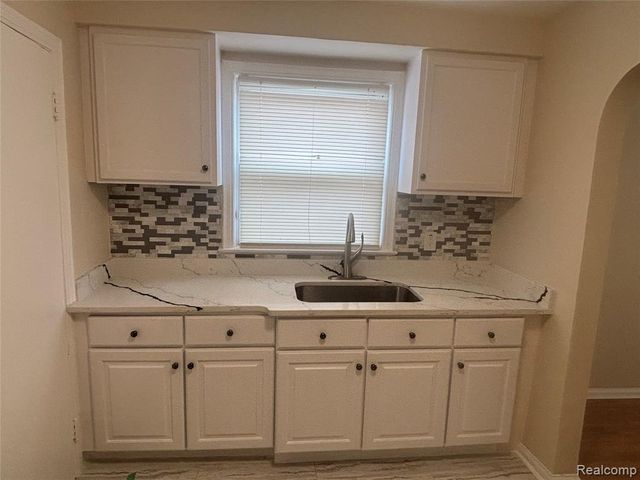 7637 Dacosta, Redford, MI 48239