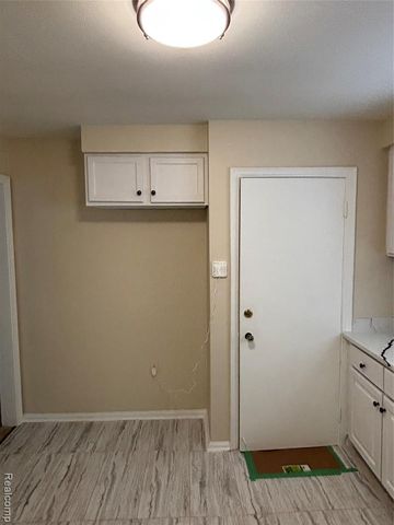 7637 Dacosta, Redford, MI 48239