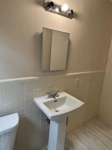 7637 Dacosta, Redford, MI 48239