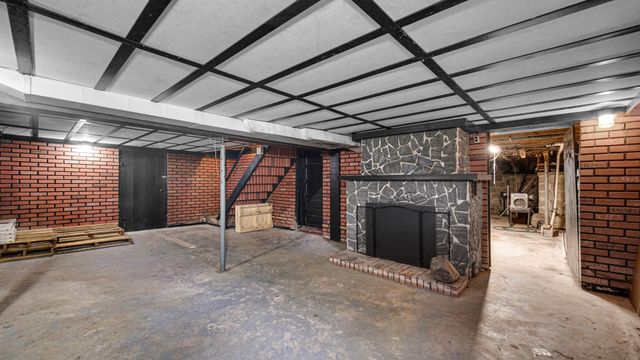 202 Sturdy Road, Valparaiso, IN 46383