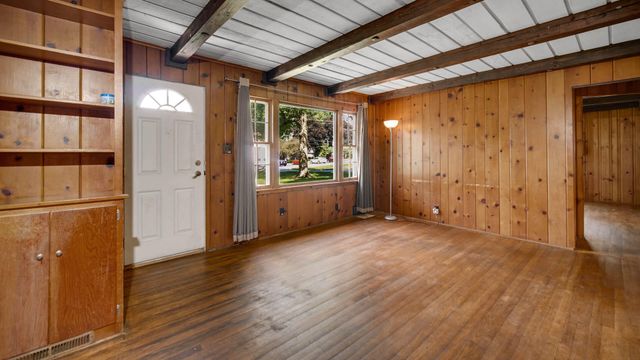 202 Sturdy Road, Valparaiso, IN 46383