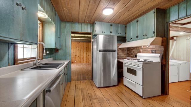 202 Sturdy Road, Valparaiso, IN 46383