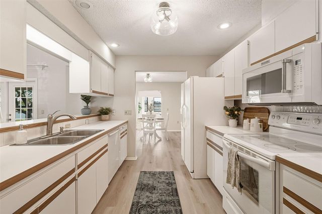 3308 MEADOW RUN CIRCLE, Venice, FL 34293