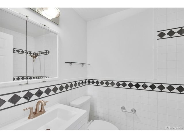 3019 S Eaton St, Denver, CO 80227