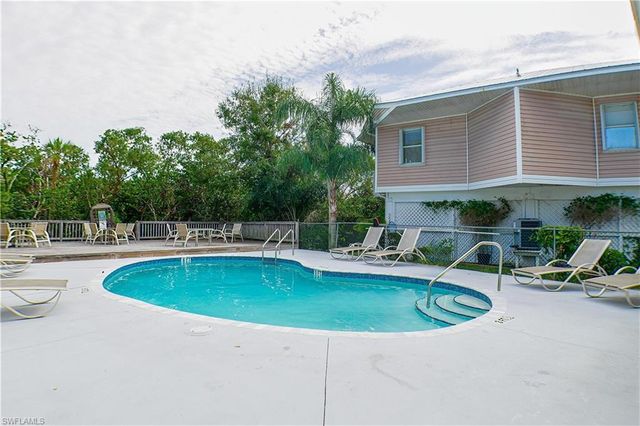 950 moody RD # 108, North Fort Myers, FL 33903