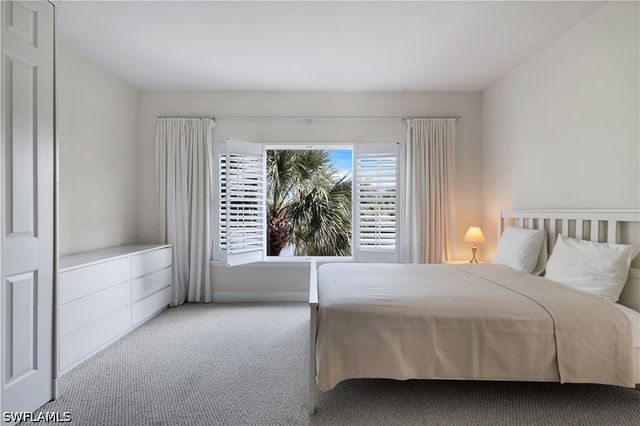 15040 Sterling Oaks DR, Naples, FL 34110