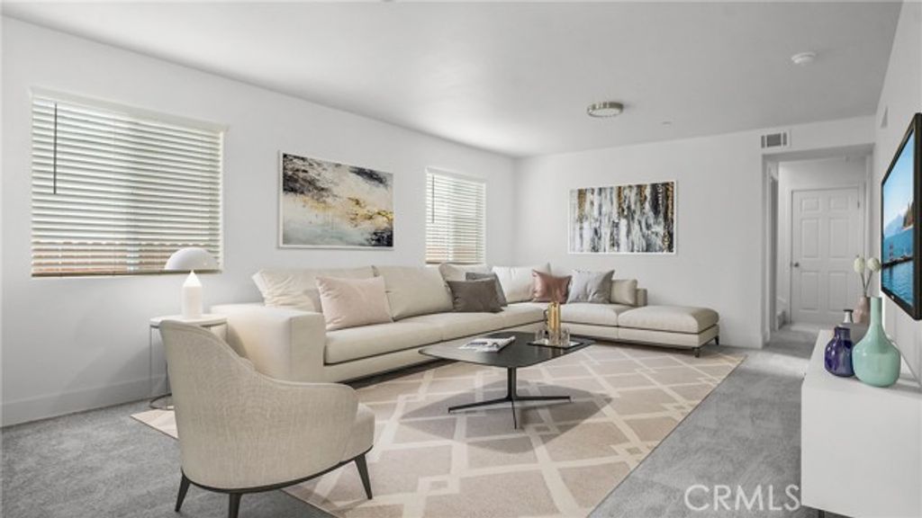 330 E 101st St, Los Angeles, CA 90003