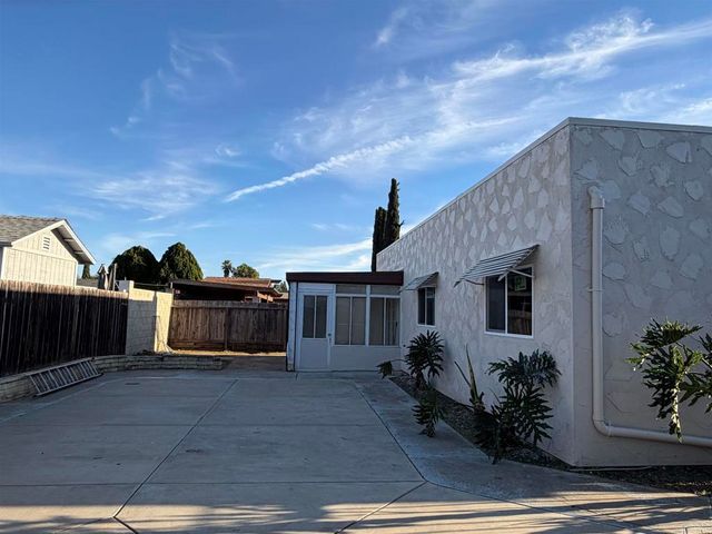 734 North Midway Drive, Escondido, CA 92027