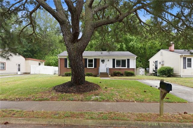 25 Rendon DR, Hampton, VA 23666