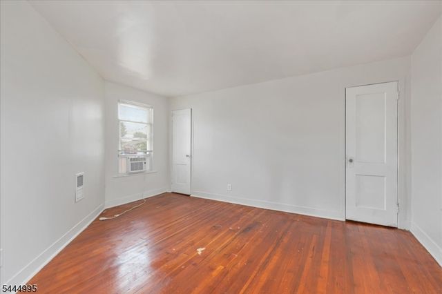 1051 S Elmora Ave, Elizabeth City, NJ 07202