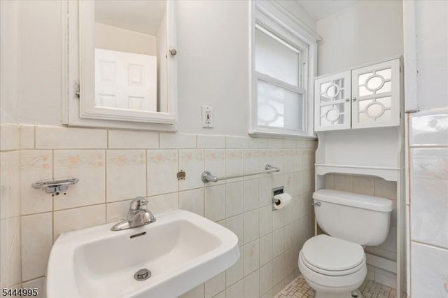1051 S Elmora Ave, Elizabeth City, NJ 07202