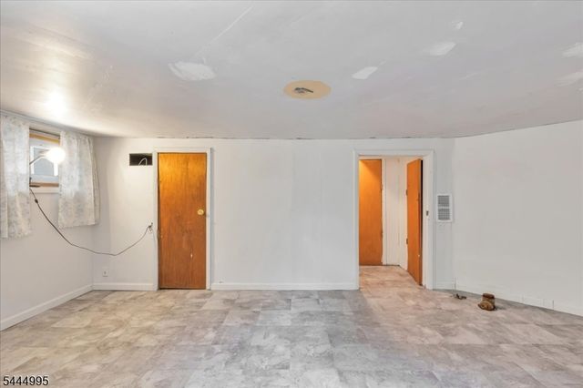 1051 S Elmora Ave, Elizabeth City, NJ 07202