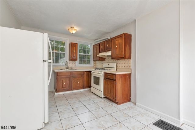 1051 S Elmora Ave, Elizabeth City, NJ 07202