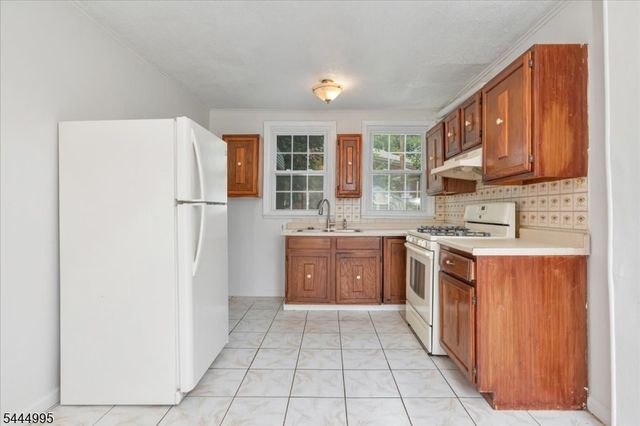 1051 S Elmora Ave, Elizabeth City, NJ 07202