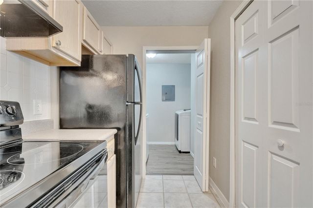8825 LATREC AVENUE 6103, Orlando, FL 32819