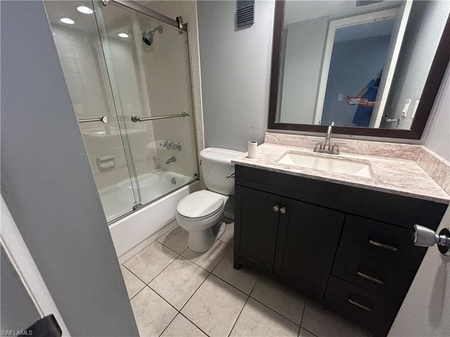 3490 N Key DR 211, North Fort Myers, FL 33903