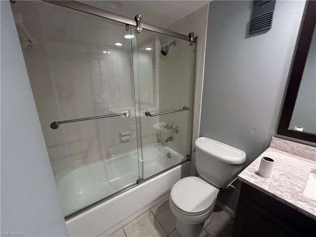 3490 N Key DR 211, North Fort Myers, FL 33903