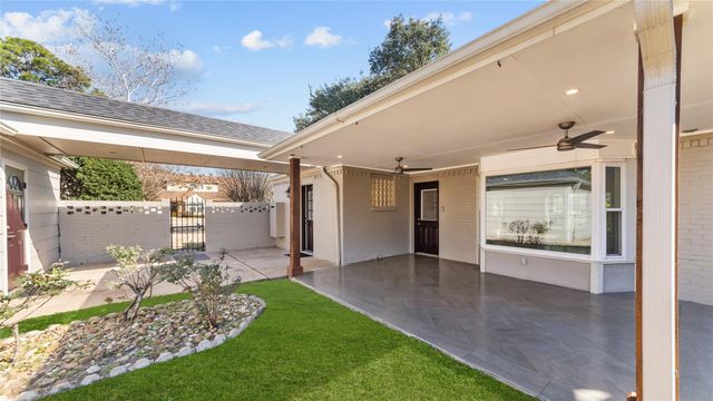 11002 Renwick Drive, Houston, TX 77096