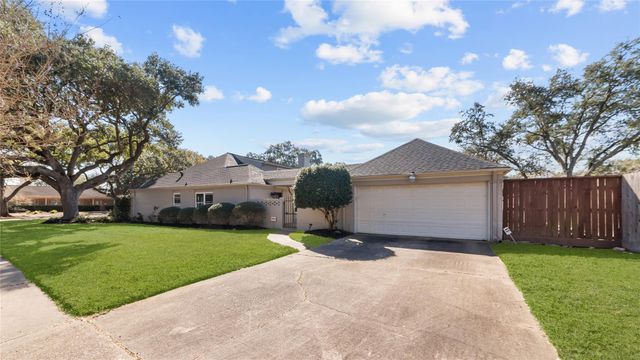11002 Renwick Drive, Houston, TX 77096