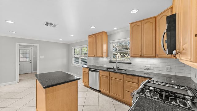 11002 Renwick Drive, Houston, TX 77096