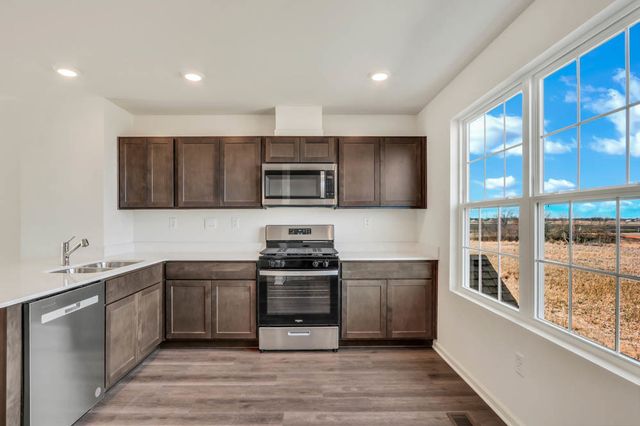 424 Lakeshore Court, St. Charles, IL 60174