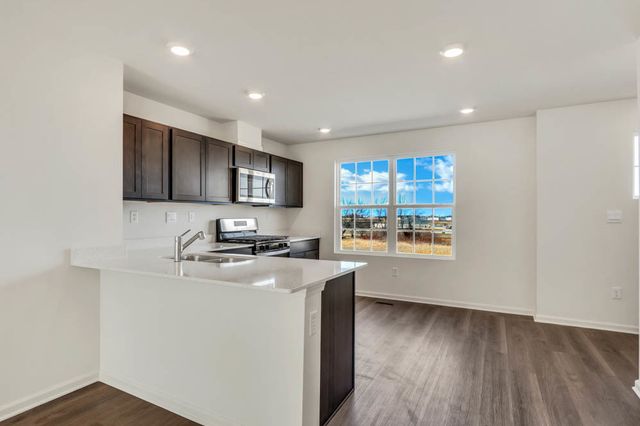 424 Lakeshore Court, St. Charles, IL 60174