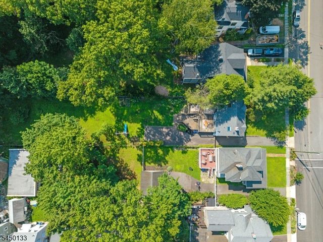 52 Benson St, Bloomfield Twp., NJ 07003