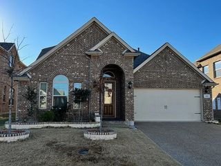 348 Prairie Ridge Lane, Lewisville, TX 75056
