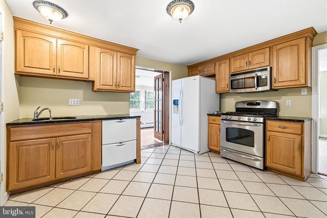 2008 PARKVIEW AVE, Abington, PA 19001