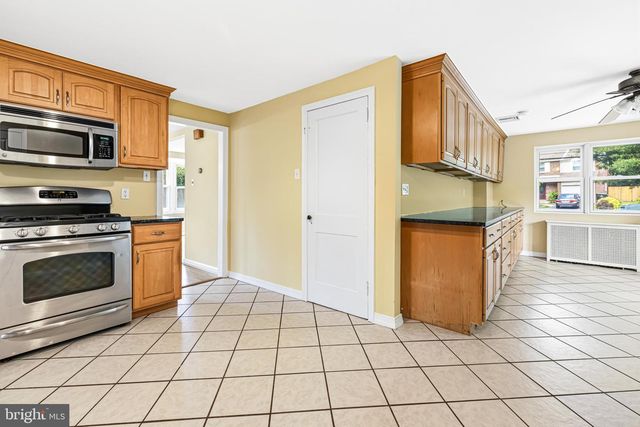 2008 PARKVIEW AVE, Abington, PA 19001