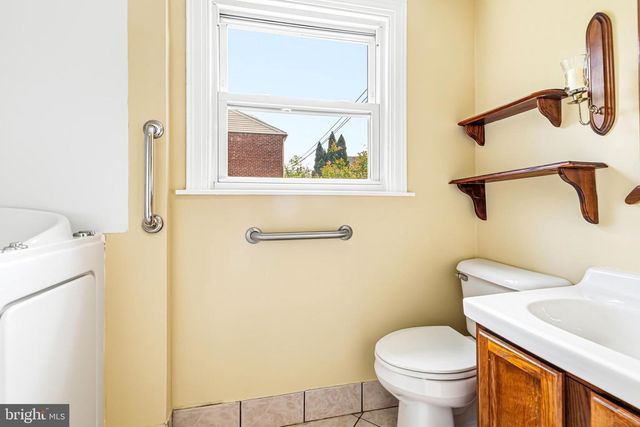 2008 PARKVIEW AVE, Abington, PA 19001