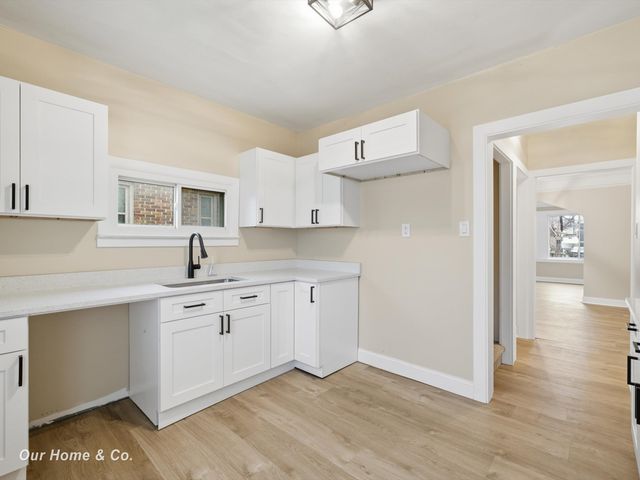 6145 YORKSHIRE Road, Detroit, MI 48224