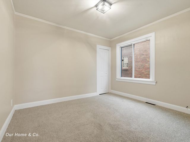 6145 YORKSHIRE Road, Detroit, MI 48224