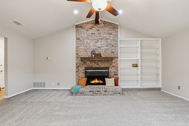 22 Doral Court, Pantego, TX 76013