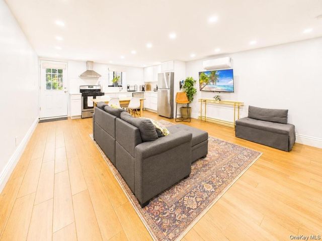 3 Jardine Place 1F, Brooklyn, NY 11233