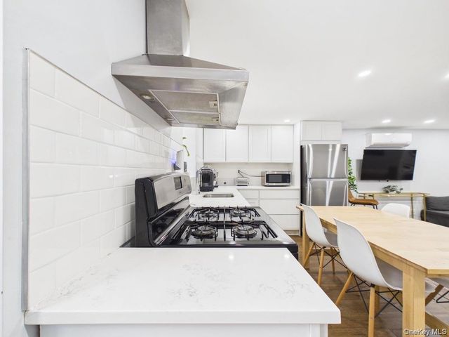 3 Jardine Place 1F, Brooklyn, NY 11233