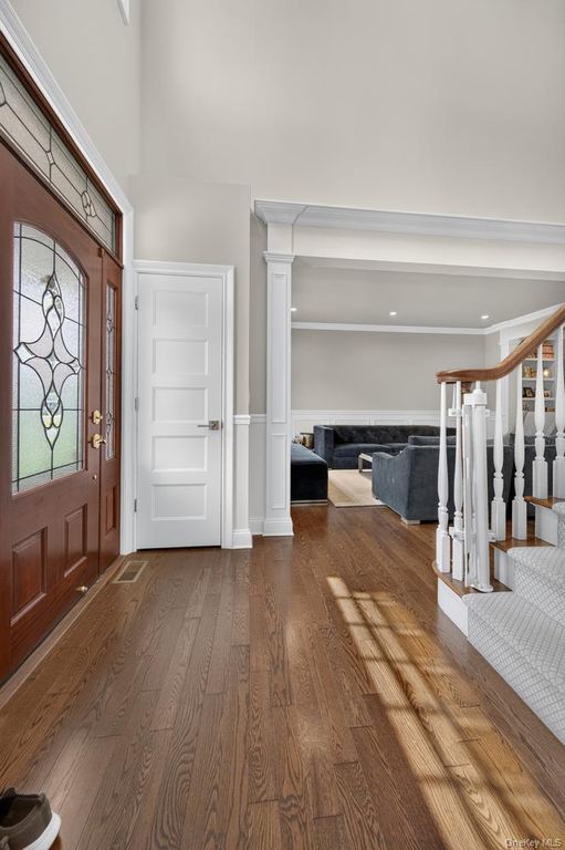 136 Circle Drive, Roslyn Heights, NY 11577 — photo 5